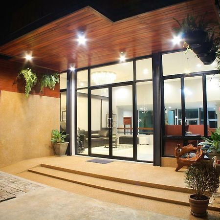 S'Prima Hostel Phitsanulok Exterior foto